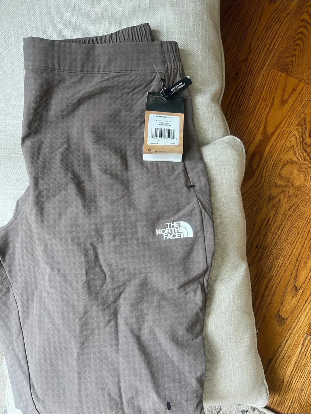 The North Face Men's Tekware Relaxed Fit Grid Pant with White Logo
